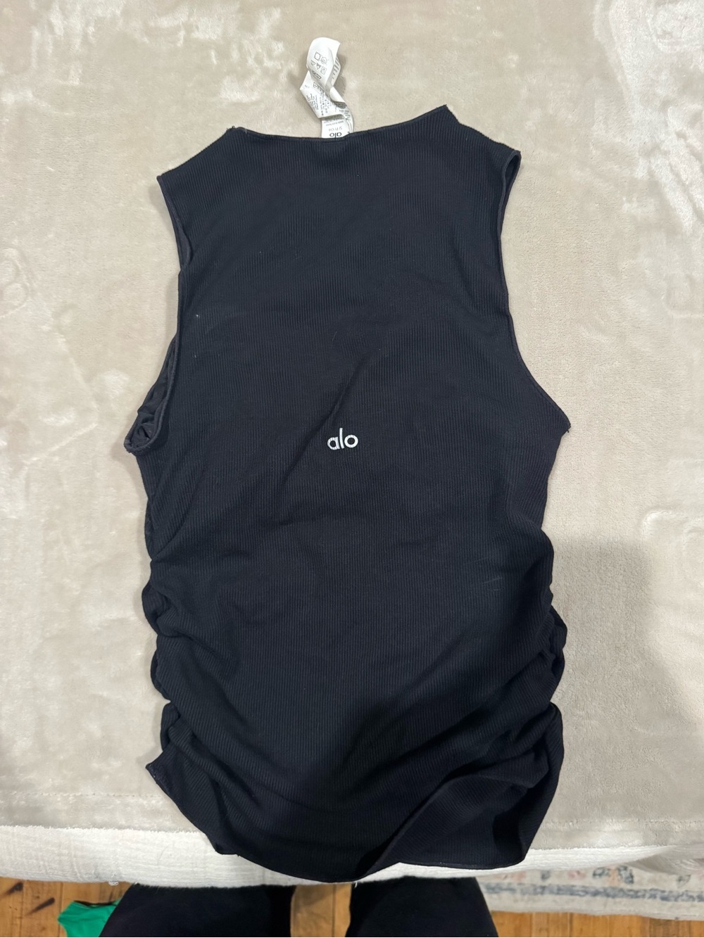 Alo - Ribbed En Point Tank - Picture 3 of 4